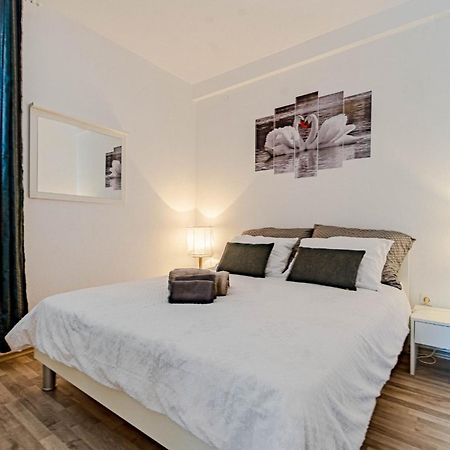 Seaside Apartments With A Swimming Pool Tri Zala, Korcula - 558 Zrnovo 外观 照片